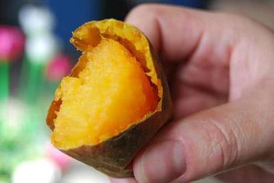 紅薯、柿子和雞蛋同食會中毒？營養(yǎng)師揭曉真相，薯類銷售不受影響